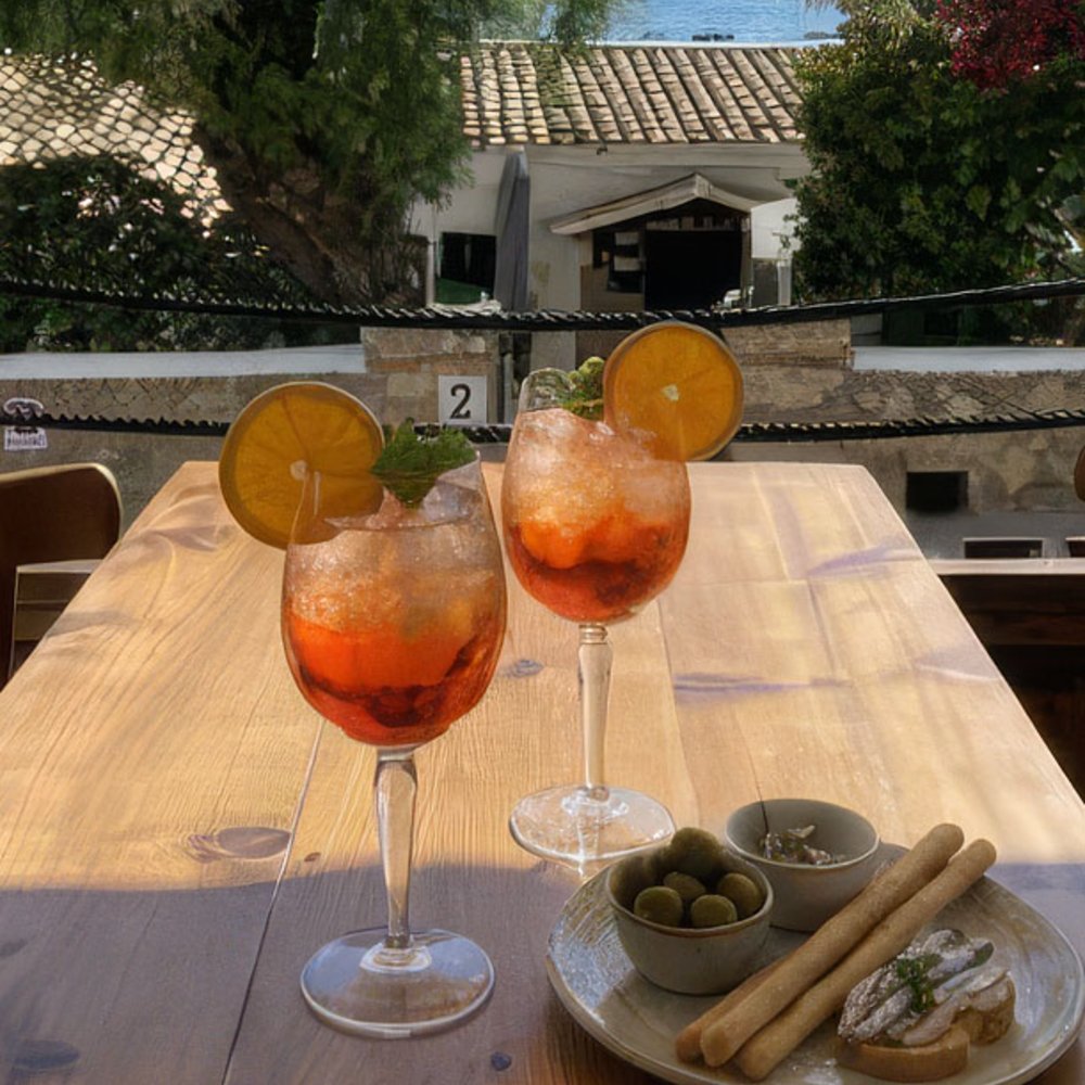 Aperitivo junto al mar – spritz al atardecer en Ciudad Jardín